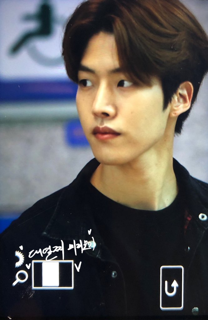 오늘자 남돌 케이콘 출국이미지.jpg | 인스티즈