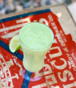 avocado lime shake with vanilla