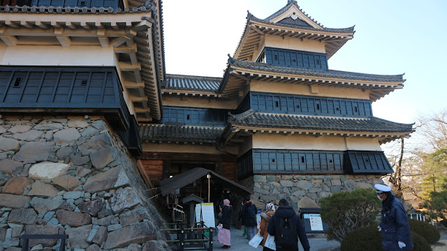 (Akhirnya) Aie ke Jepang!: Pesona Indahnya Kastil Matsumoto sebagai Harta Nasional Jepang