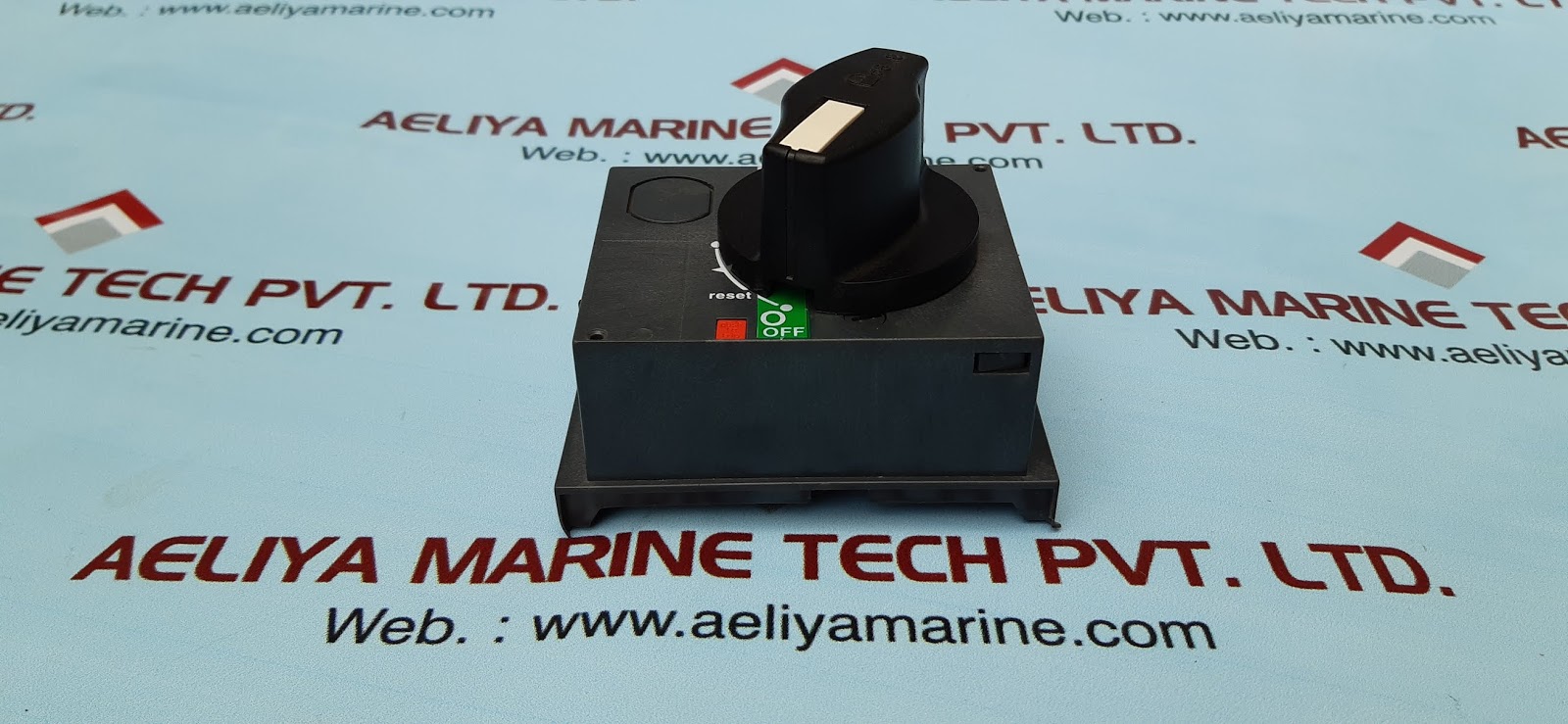 CIRCUIT BREAKER ACCESSORY Aeliya Marine