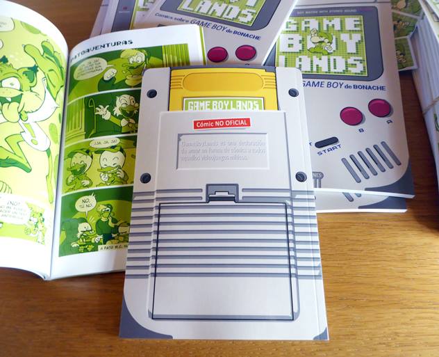 Contraportada del cómic Gameboylands, similar a la consola.