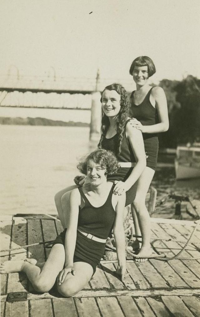 Vintage Photos That Defined Bathing Suits of the 1930s Vintage Everyday
