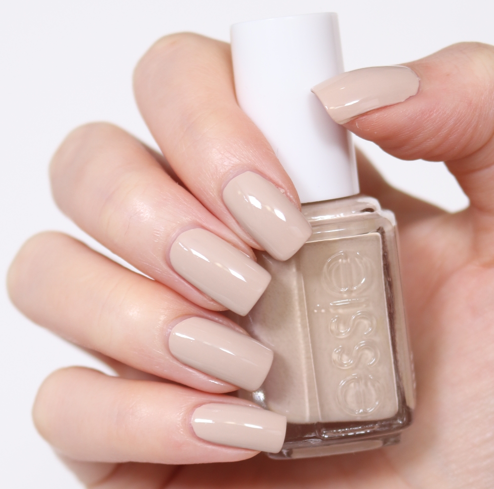 MacKarrie Beauty Style Blog Essie Rainwear Don't Care