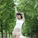 Lee Sung Hwa Sexy in Ruffle Mini Dress Foto 6