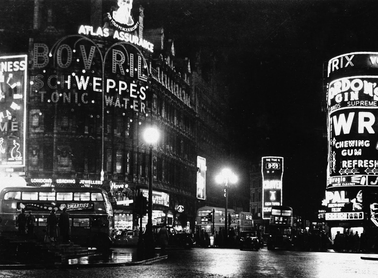 Get Piccadilly Circus Night Time Pictures