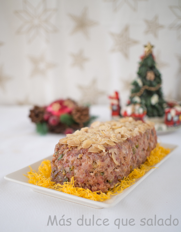 Pastel de carne y frutos secos al microondas.