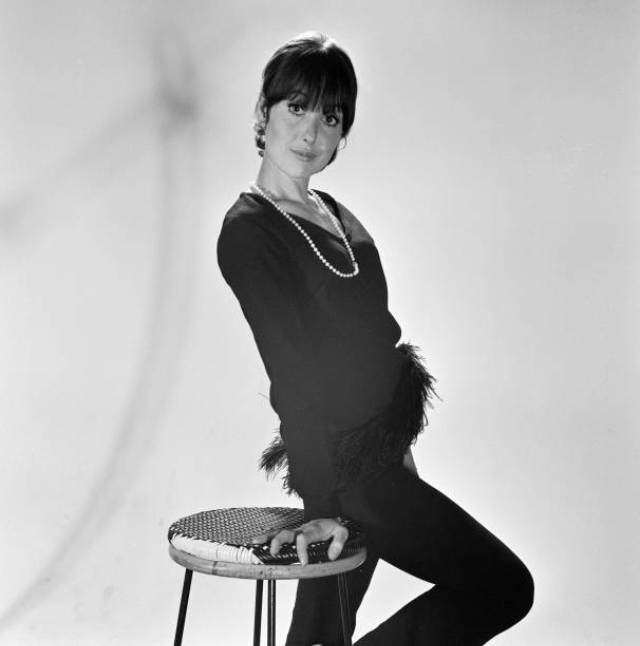 25 Vintage Portraits of a Young and Beautiful Una Stubbs From Between ...