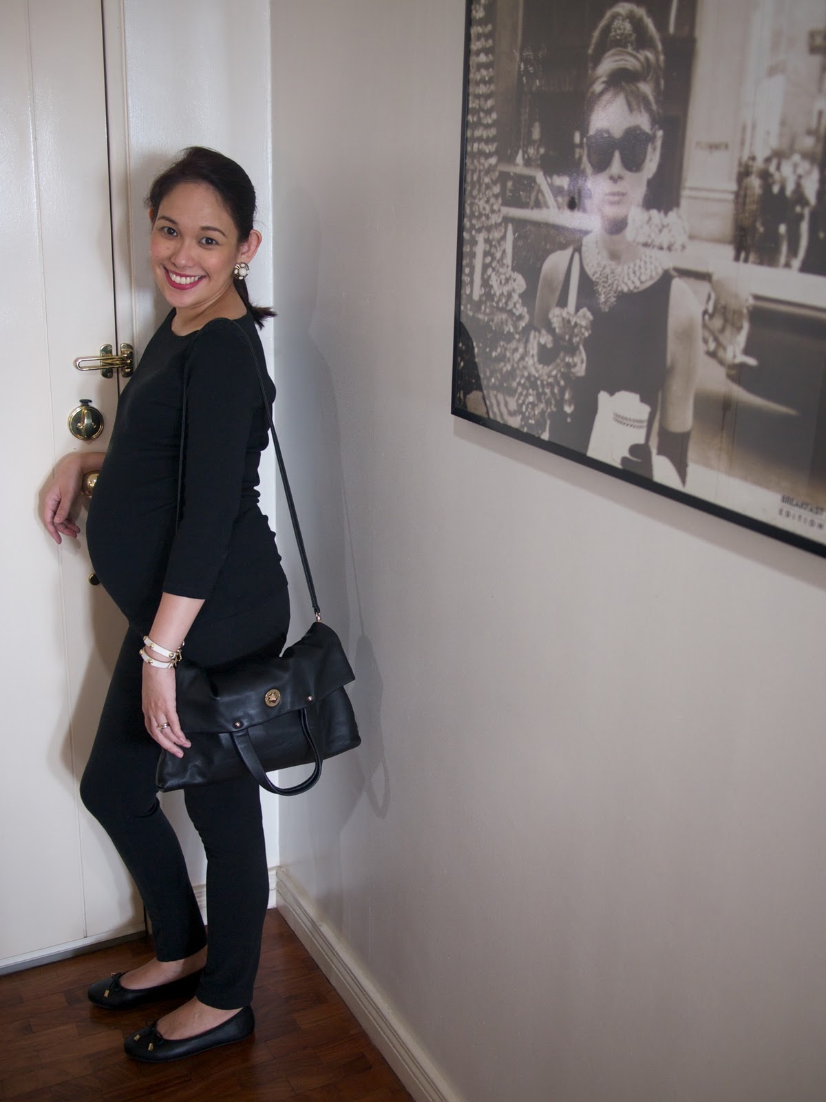 TOPAZ HORIZON Black is slimming. Stripes make you look fat.