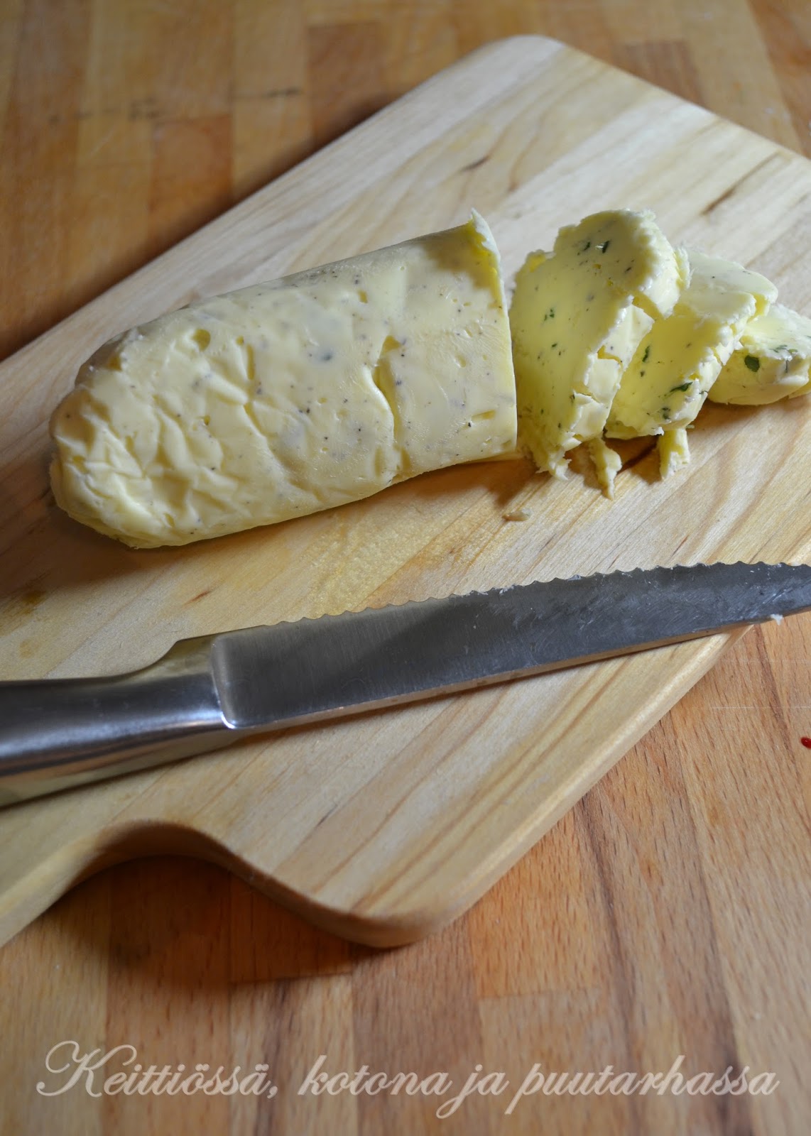 Keittiössä, kotona ja puutarhassa Uunissa paistettu kokonainen