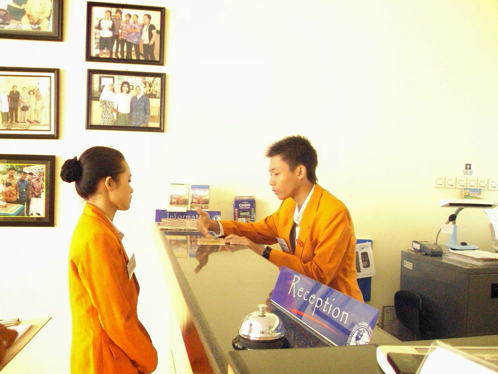 front office chasier KASIR KANTOR DEPAN(front office cashier)