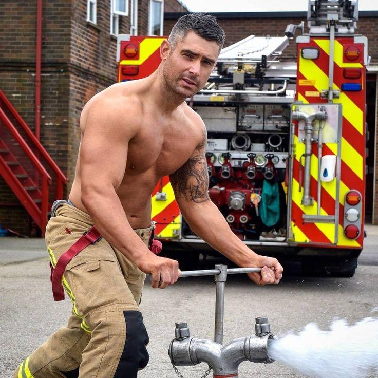 sexy-mature-silverfox-muscle-dilf-firefighter-daddy-pictures