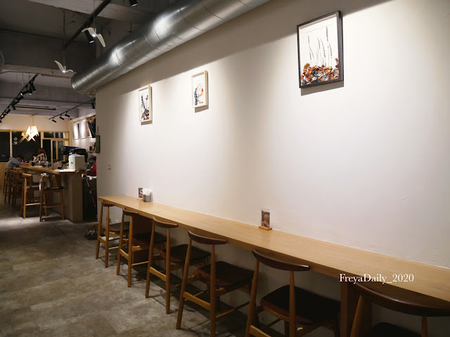 2020, Feb│Take Out Burger&Cafe 民權店│走吧台北哪裡吃美食：台北中山區 民權西路站 超好吃手工漢堡 貓奴必訪美式餐廳