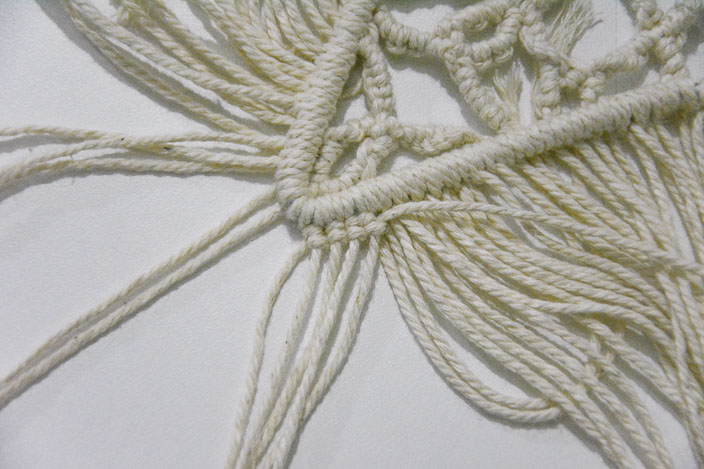 la atamos todo alrededor