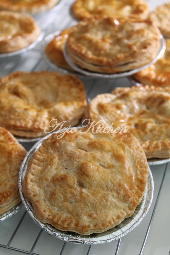 Catatan Hari Wukuf dan Chicken Pie Untuk Rakan Sepejabat Nellisa Azie