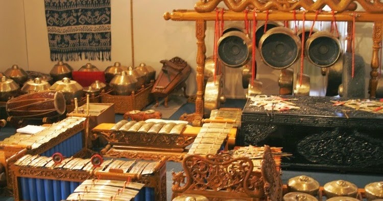 BAB TEKS EKSPOSISI NGENANI GAMELAN