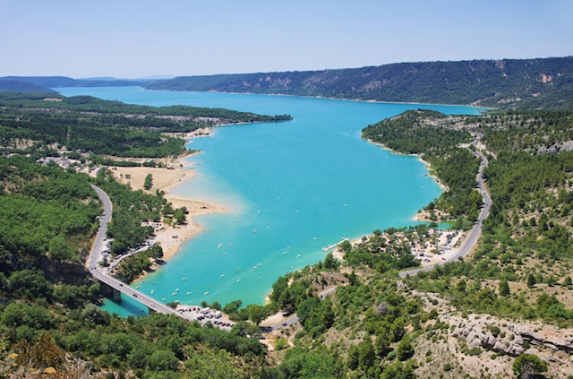 Những hồ nước quyến rũ nhất nước Pháp