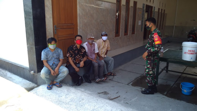 Jalin Silaturahmi  Babinsa Koramil Pedan Lakukan Anjangsana