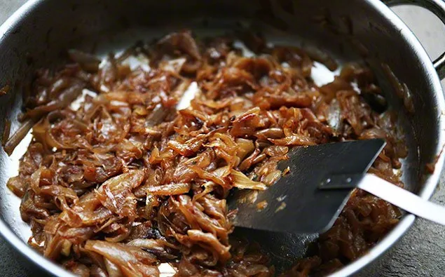 take-out-half-browned-onion