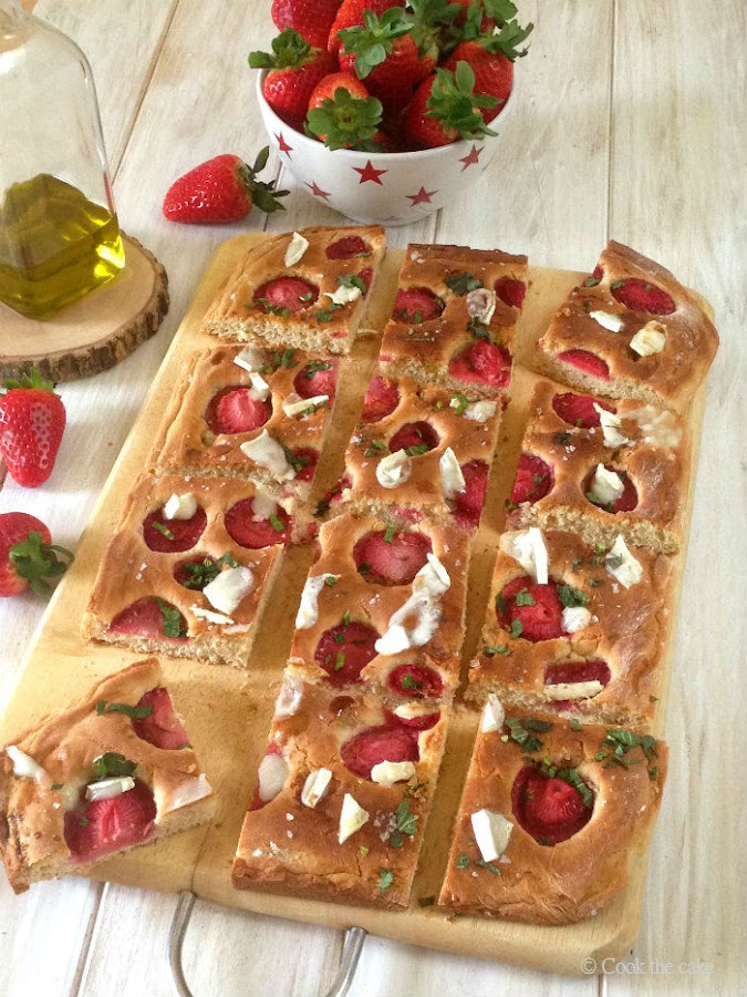 strawberry focaccia, focaccia de fresas