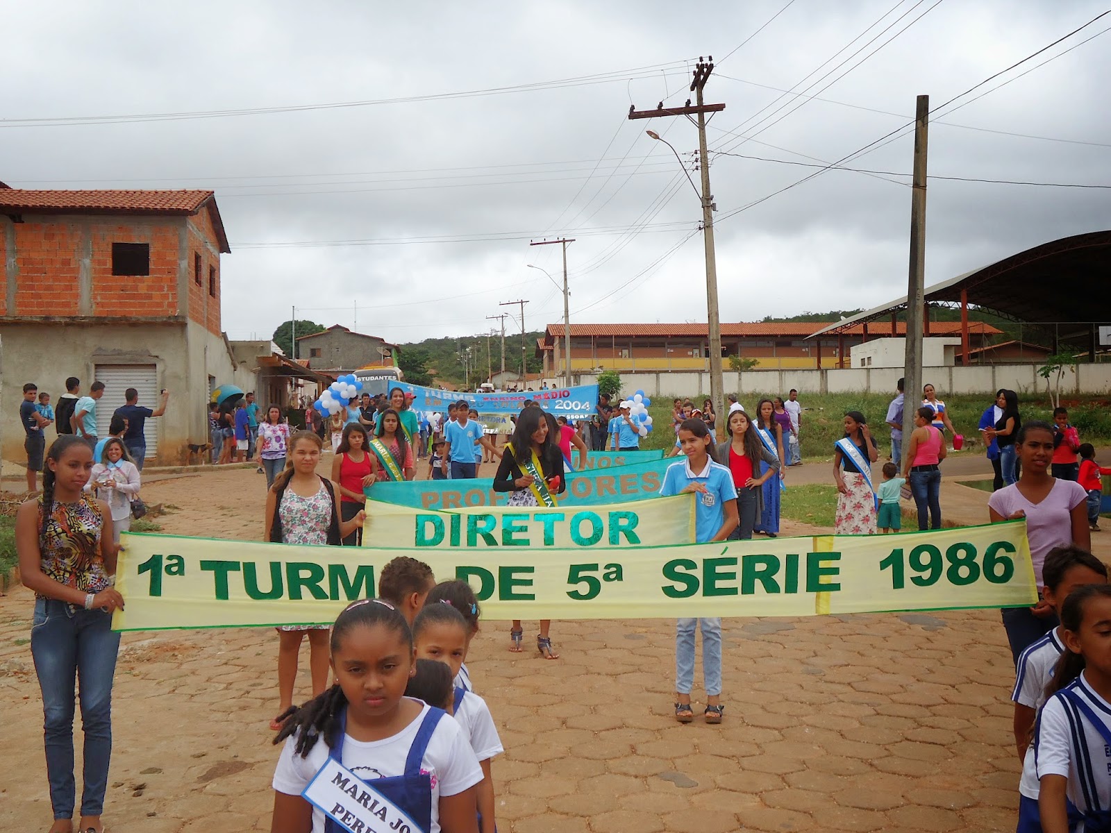 ESCOLA ESTADUAL RENATO AZEREDO: abril 2014