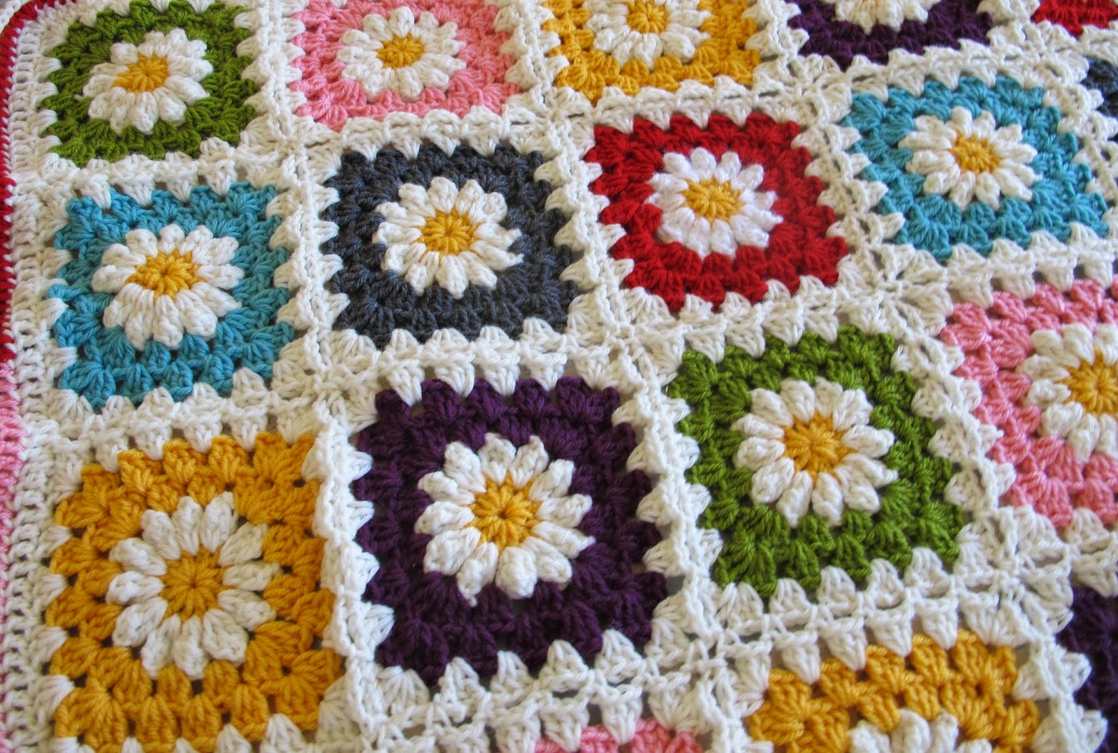 pieceful Daisy baby blanket