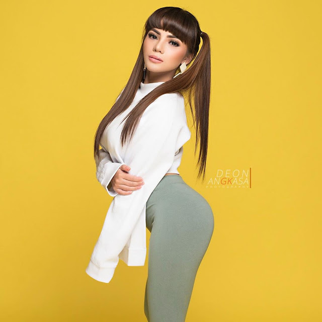 Dinar Candy DJ seksi Photoshoot Foto - ZONA ARTIS LAGI