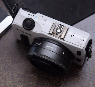 Kamera Mirrorless Canon EOS M Series di Malang