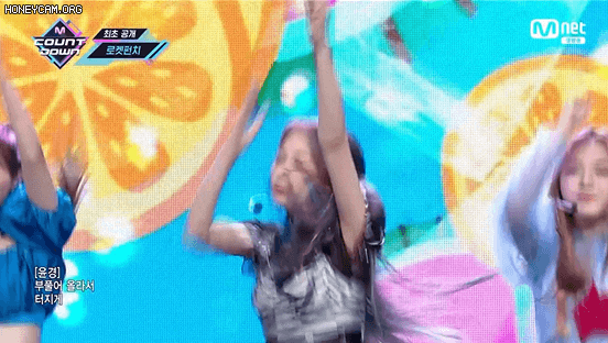 지난주 컴백한 로켓펀치 JUICY 엠카 움짤 .gif | 인스티즈
