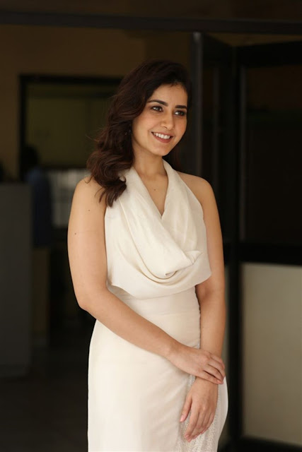 Raashi Khanna New Stills at World Famous Lover Movie Interview