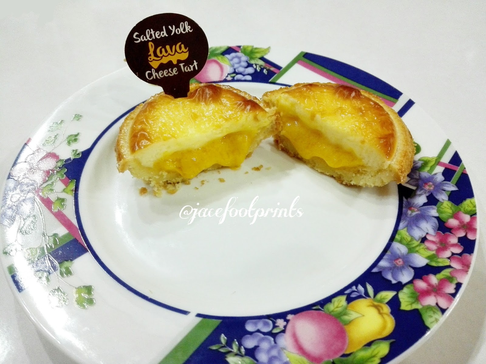 [Singapore] Prima Deli Salted Egg Yolk Lava Cheese Tart Just Another