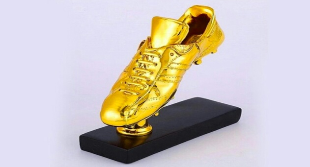 Who holds the golden shoe in 2019?