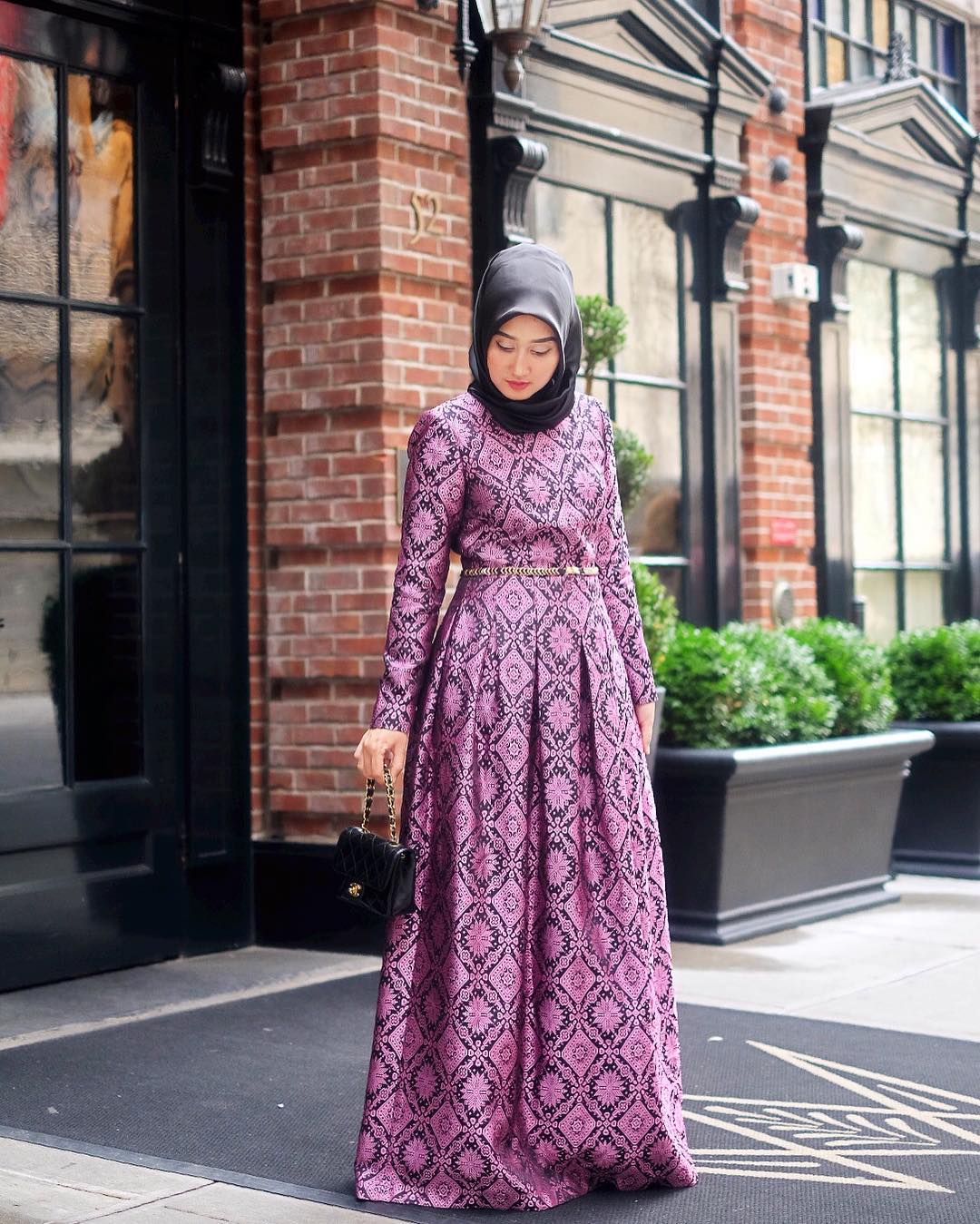 45 Model Baju Brokat Kombinasi Batik Modern 2019 - Model