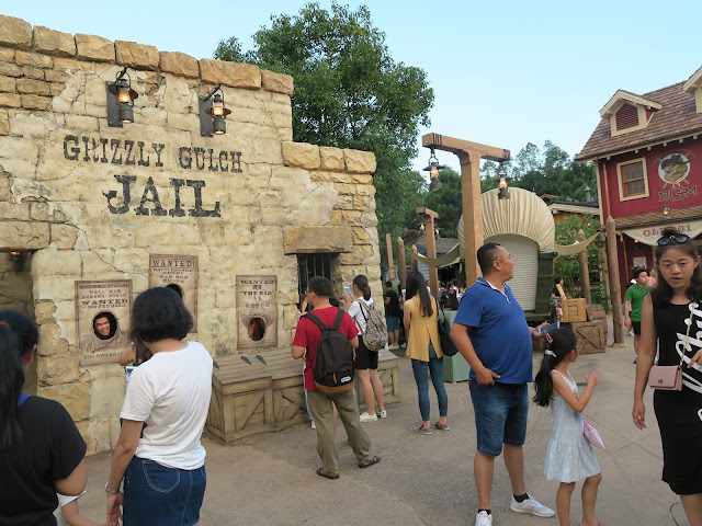 Hong Kong Disneyland ; Grizzly Gulch Jail