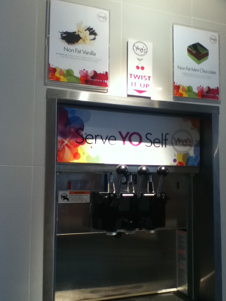 C.C. Food Review Yoyo's Yogurt Cafe