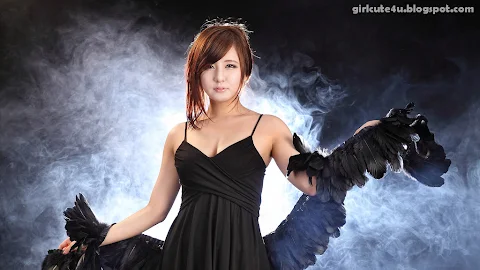 Ryu Ji Hye – Black Swan