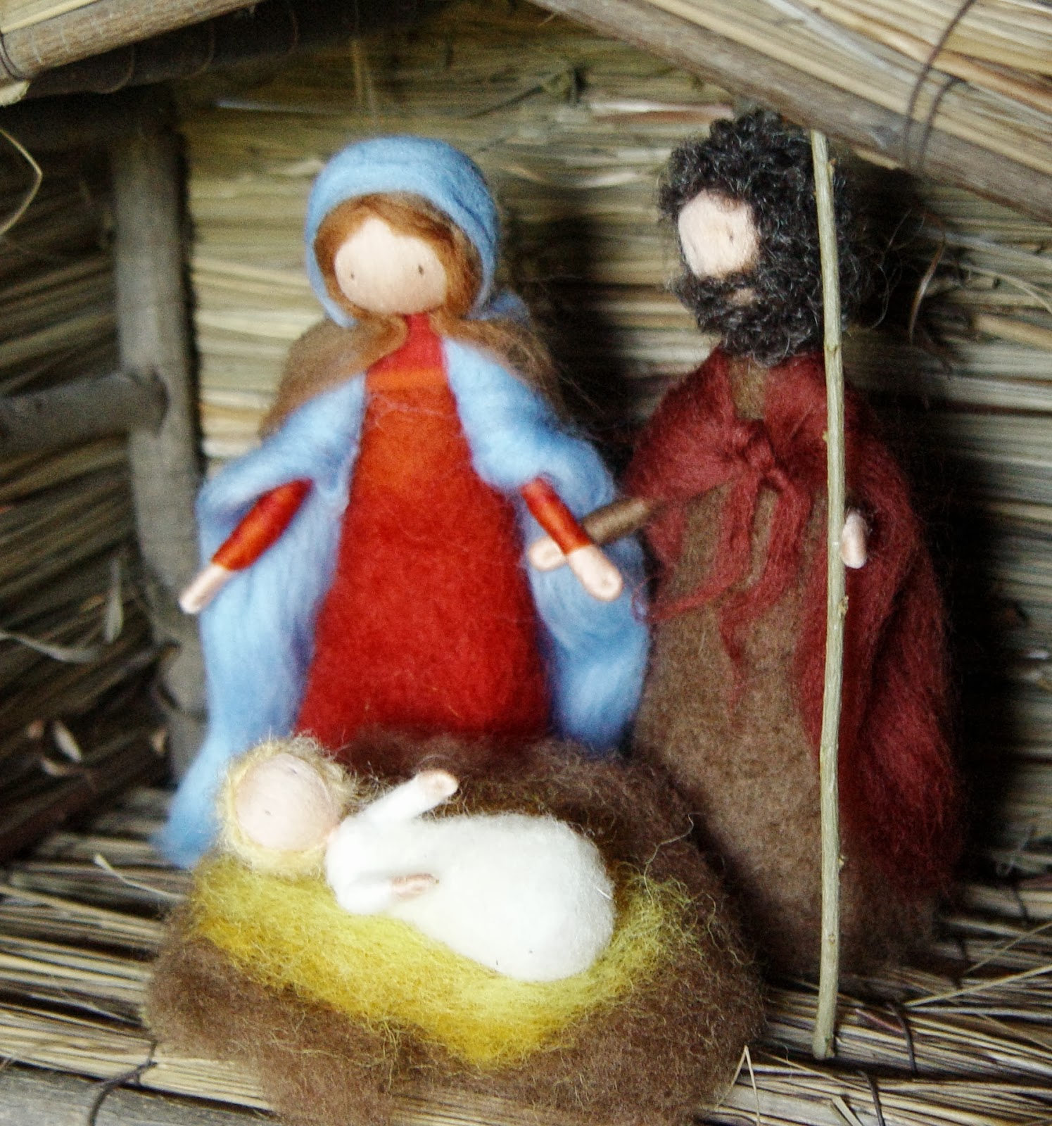 Rêves en laine: Crèche : Marie - Joseph - l'enfant Jésus et sa crèche