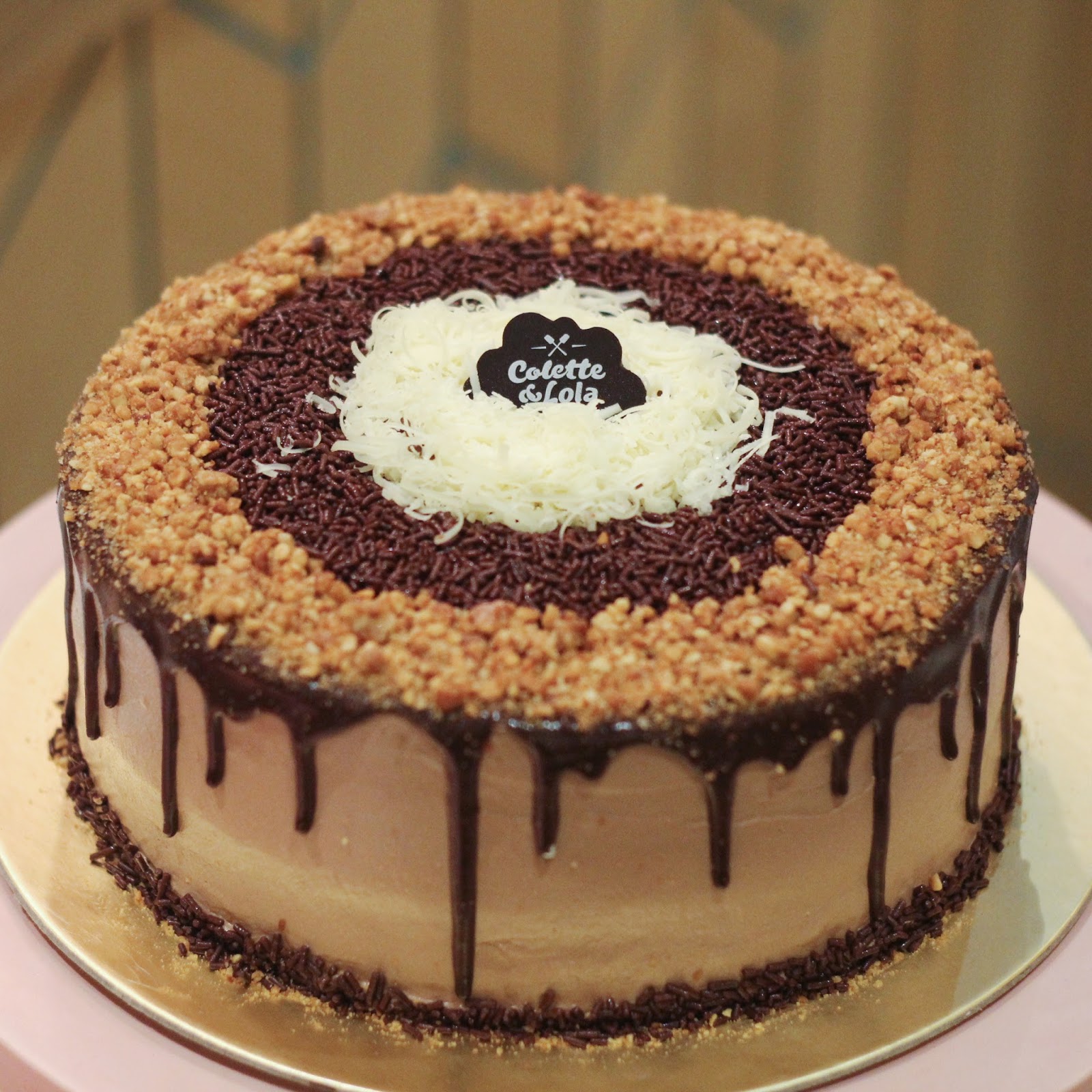 It's in town, the first ever PIE CAKE by Colette & Lola