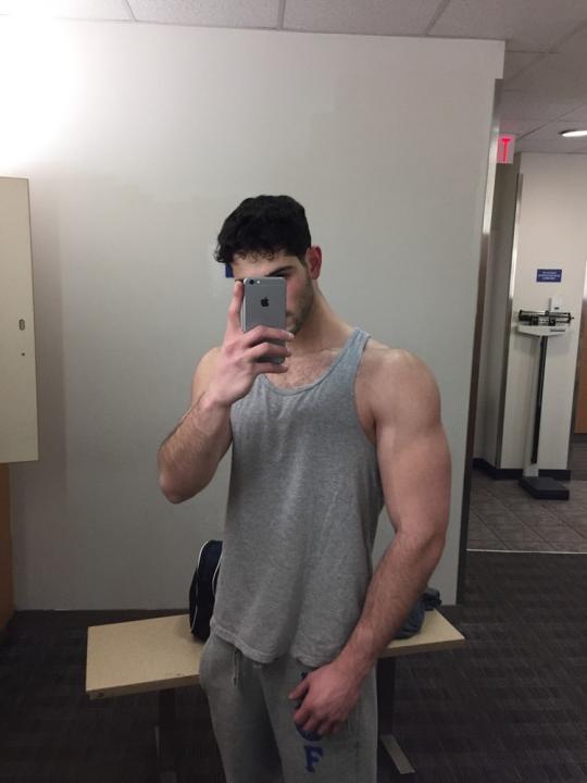 handsome-bro-next-door-dude-nice-biceps-selfie-trainers-tall-dark-black-hair-jock