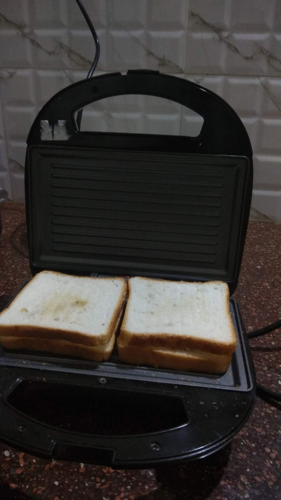 Aalookachaaloo Aalu sandwich banane ki vidhi hindi mein आलू सैंडविच