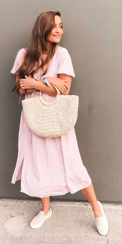 Perfect Instagram worthy outfits? See these 25 Breathtaking Fall Outfits for Going out. Women's Style + Date Outfits via higiggle.com | maxi midi dress | #falloutfits #dateoutfits #casualoutfits #mididress