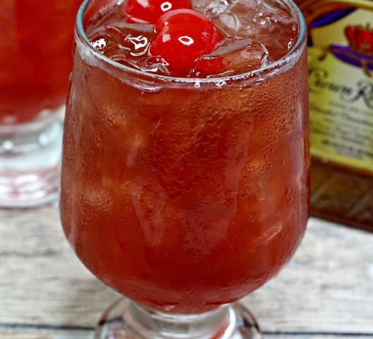 BOURBON CHERRY COKE #drinks #cocktails BOURBON CHERRY COKE #drinks #cocktails