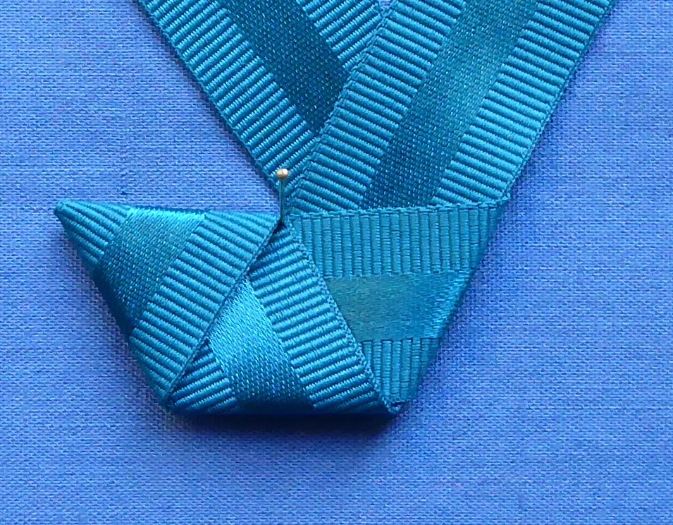 Black Tulip How to make a hexagonal ribbon cockade