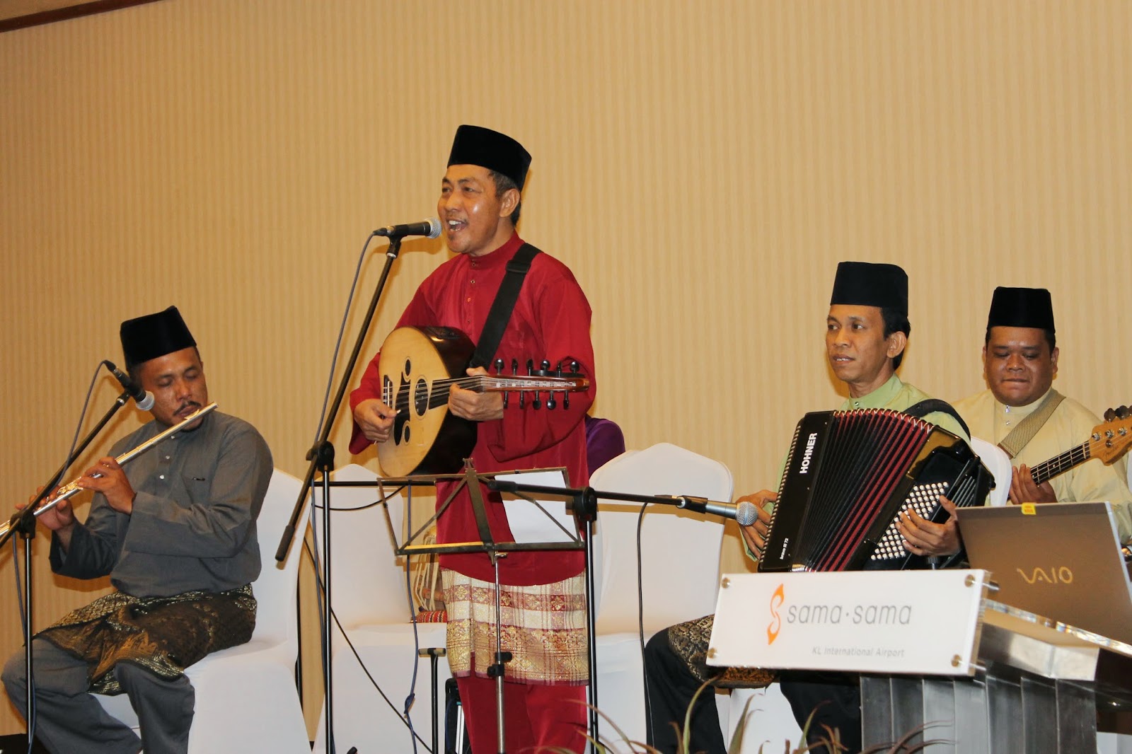 Pakej Perkahwinan, Hari Raya, Live Band Tradisi Tarian Singapura