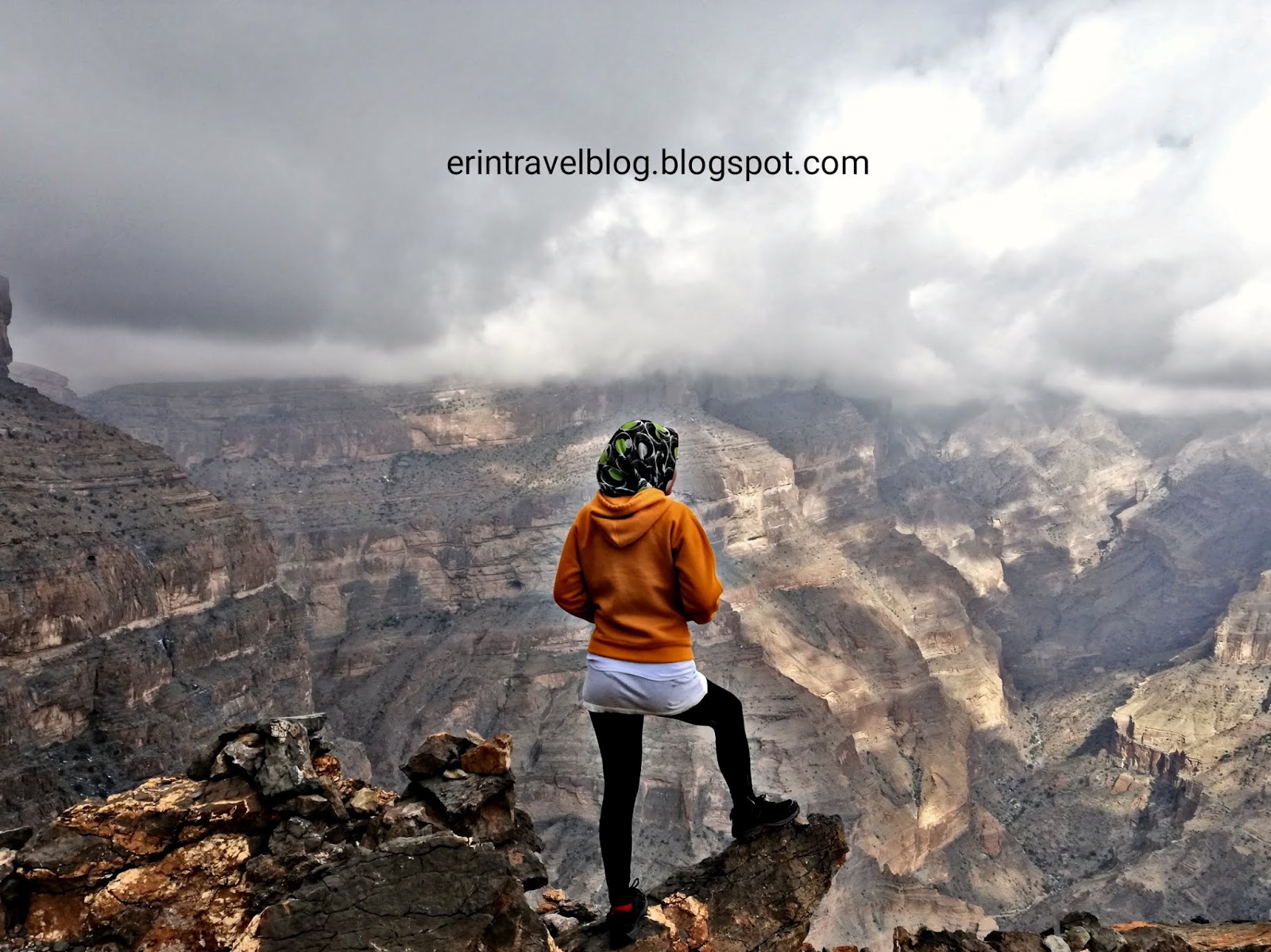 Erin's Travelogue Adventure & Wanderlust The Arabian Grand Canyon, Oman W6 Balcony Hike Walk Erin's Travelogue Adventure & Wanderlust The Arabian Grand Canyon, Oman W6 Balcony Hike Walk