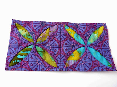 Needle case Open cathedral window needle case