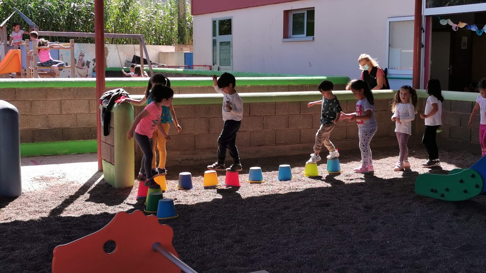 La magia de mirar NUESTROS JUEGOS EN EL PATIO