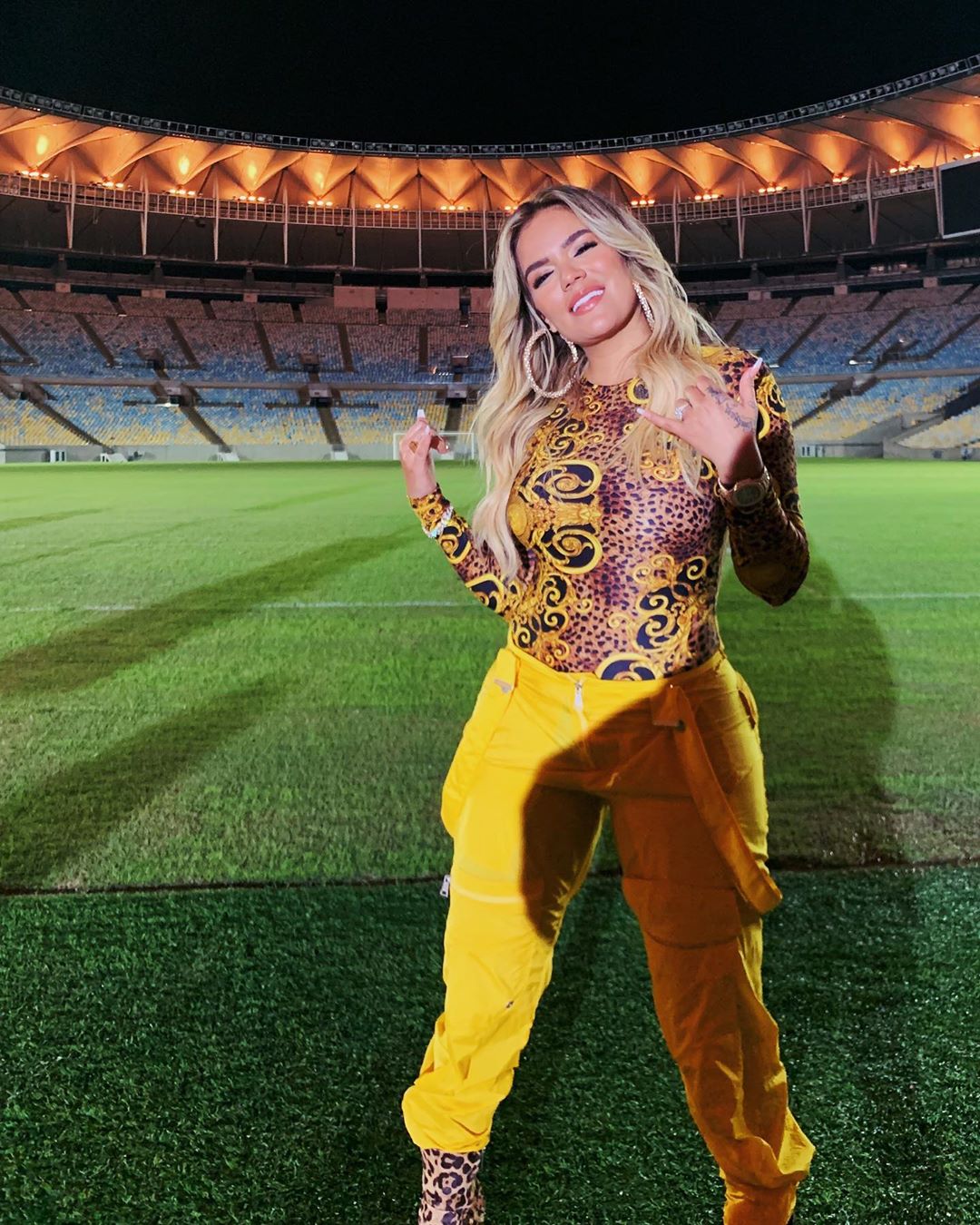 Karol G está no Brasil e cumprirá agenda em São Paulo e em Salvador