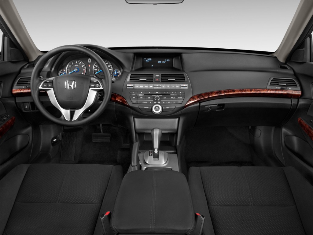 Honda crosstour салон