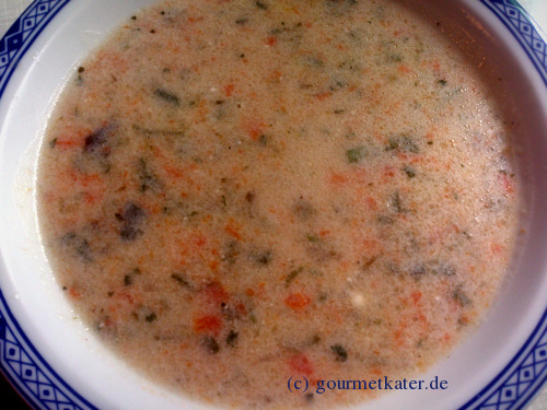 In Gourmetkaters Kochtopf: Kartoffel-Kräuter-Suppe