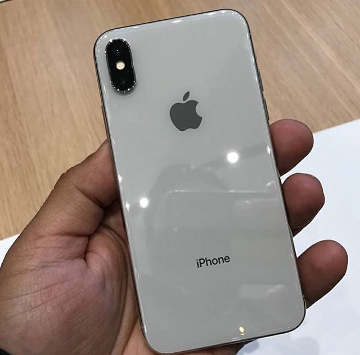 Apple lança iPhone 8, iPhone 8 Plus e o poderoso iPhone X